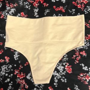 NWOT SPANX Thong Shapewear Bottoms S Large